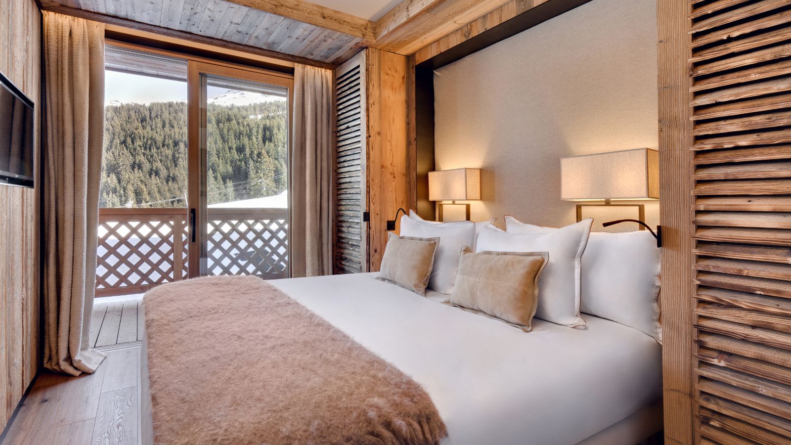 Luxury_Ski_Chalet _Meribel_Antares_Oxford_Ski_Bedroom (1).jpg