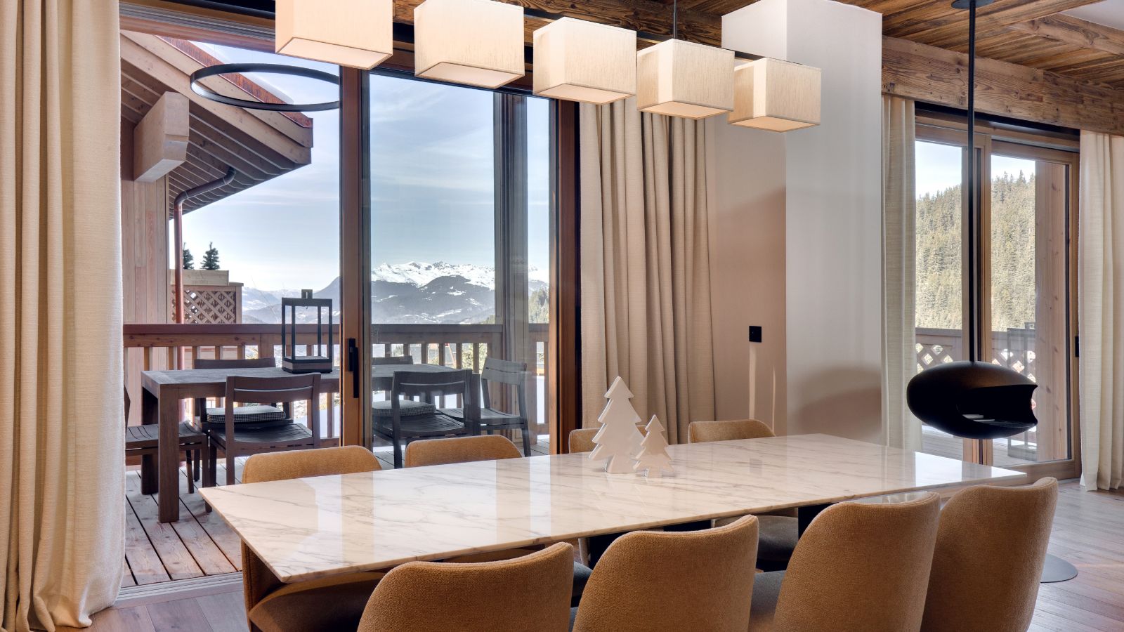 Luxury_Ski_Chalet _Meribel_Antares_Oxford_Ski_Dining.jpg