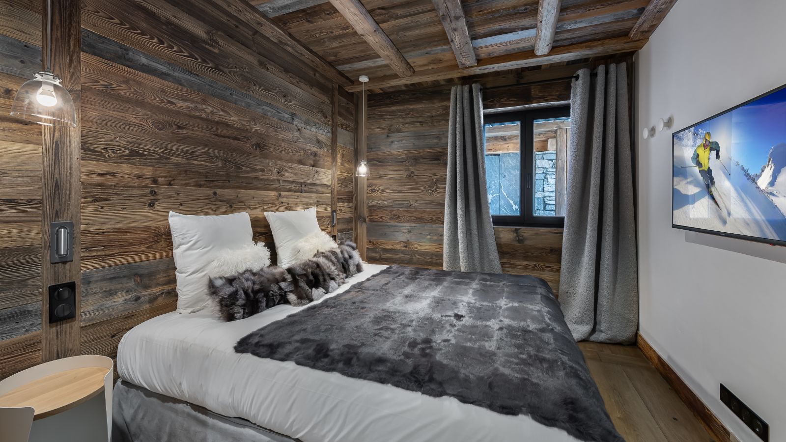Luxury_Ski_Chalet_Val_Disere_Snowy_Breeze_Oxford_Ski_Bedroom 1.jpg