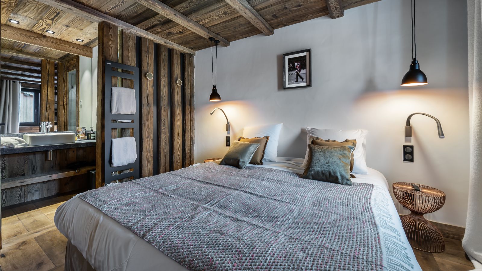 Luxury_Ski_Chalet_Val_Disere_Snowy_Breeze_Oxford_Ski_Bedroom 2.jpg