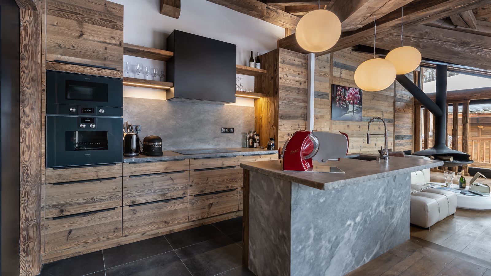 Luxury_Ski_Chalet_Val_Disere_Snowy_Breeze_Oxford_Ski_Kitchen.jpg