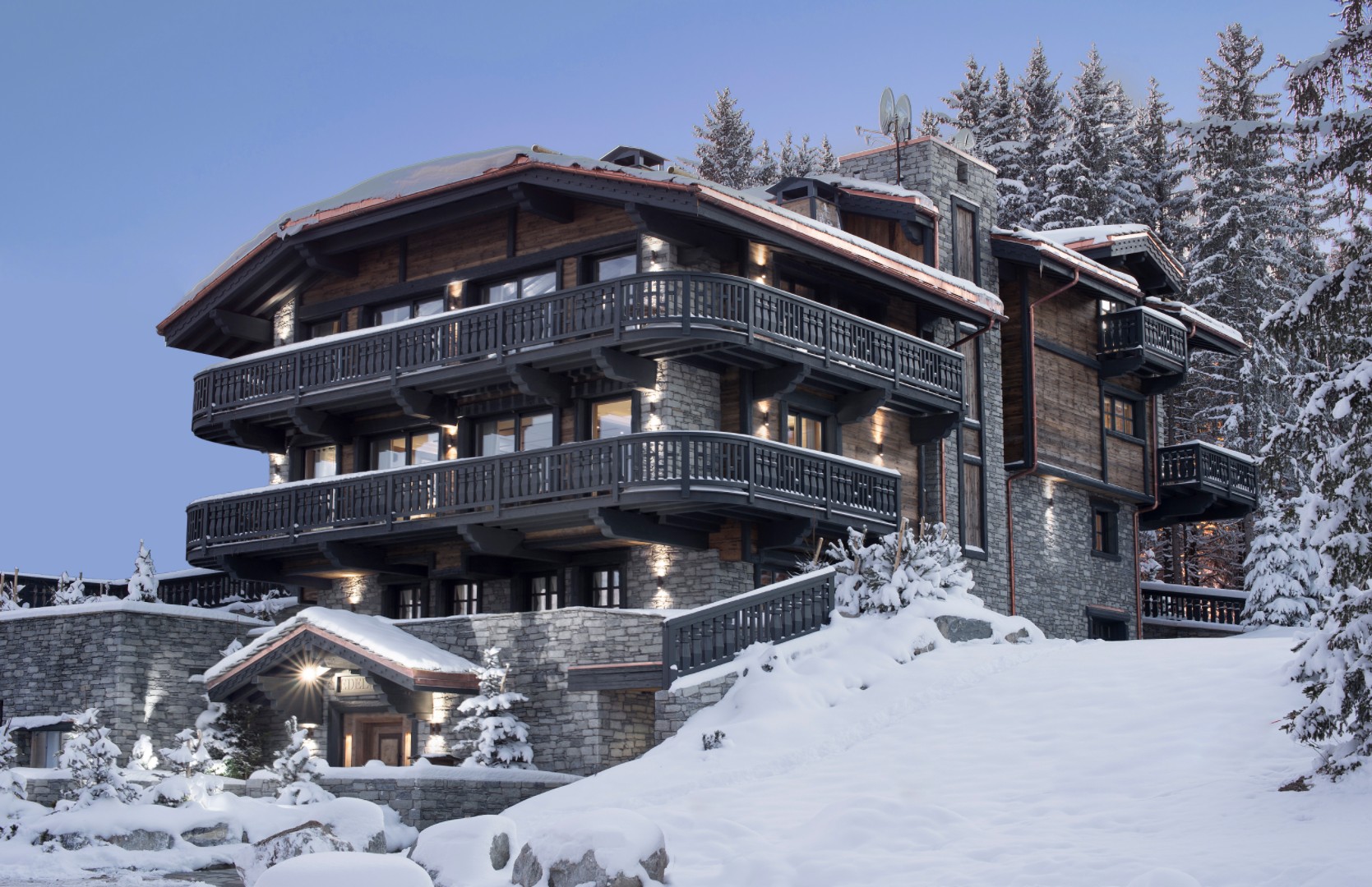 luxury-ski-chalets-courchevel-1850-oxford-ski-company-edelweiss (4).jpg