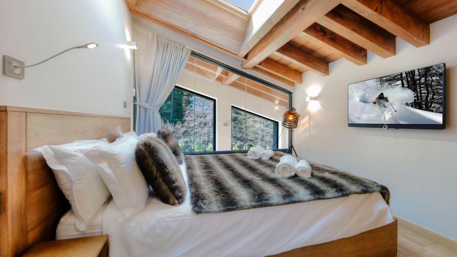 Luxury-ski-chalet-Chamonix-Chalet-Elevation-Oxford-Ski-Bedroom (5).jpg