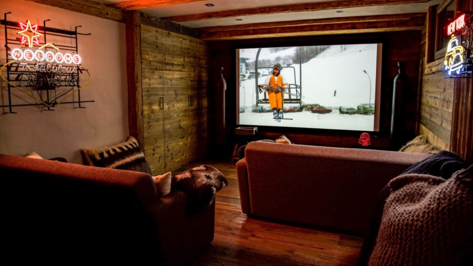 Luxury-ski-chalet-Chamonix-Chalet-des-Cristaux-Oxford-Ski-Cinema.jpg