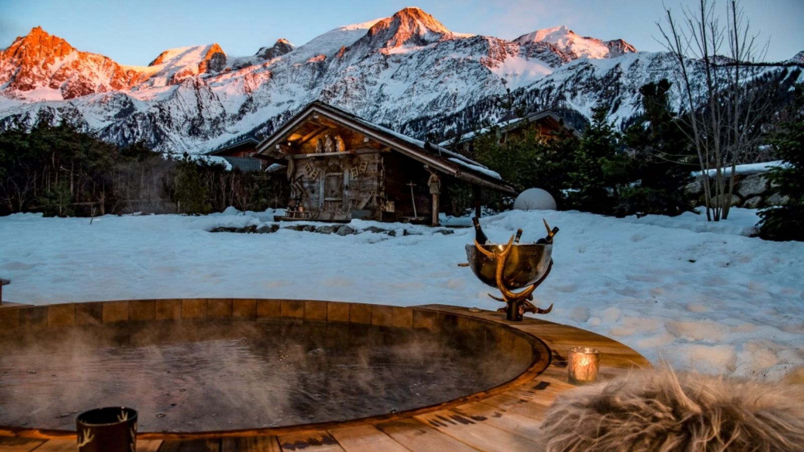 Luxury-ski-chalet-Chamonix-Chalet-des-Cristaux-Oxford-Ski-Hot-Tub.jpg