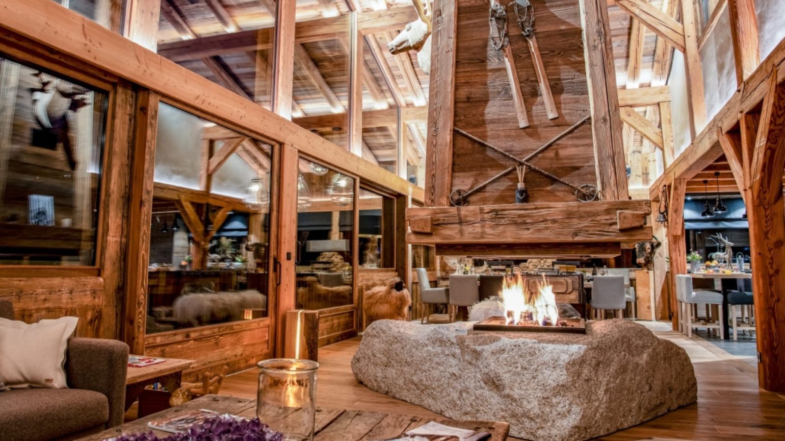 Luxury-ski-chalet-Chamonix-Chalet-des-Cristaux-Oxford-Ski-Lounge.jpg