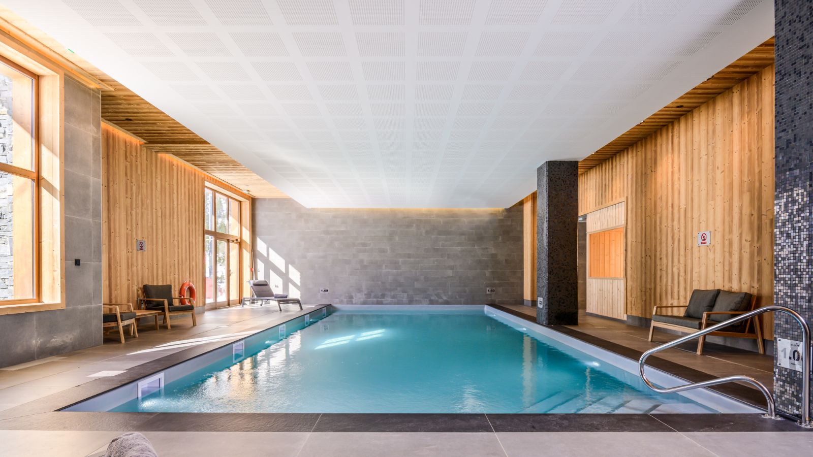 Luxury-ski-chalet- Les-Arcs-Bear-Lodge-Oxford-Ski-Swimming-Pool.jpg