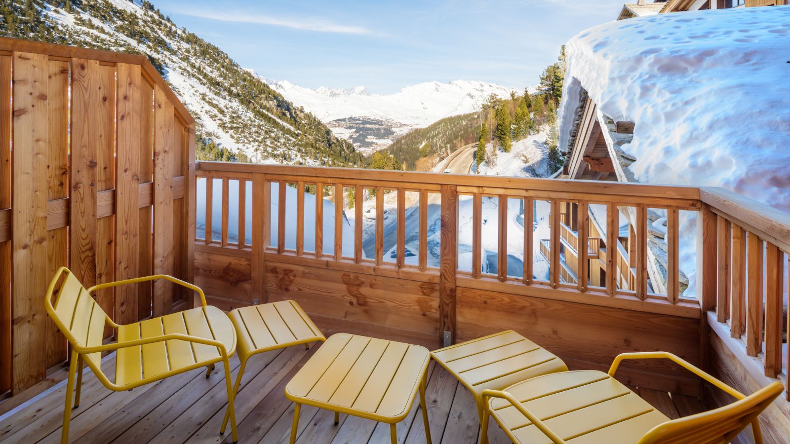 Luxury-ski-chalet- Les-Arcs-Bear-Lodge-Oxford-Ski-Balcony.jpg