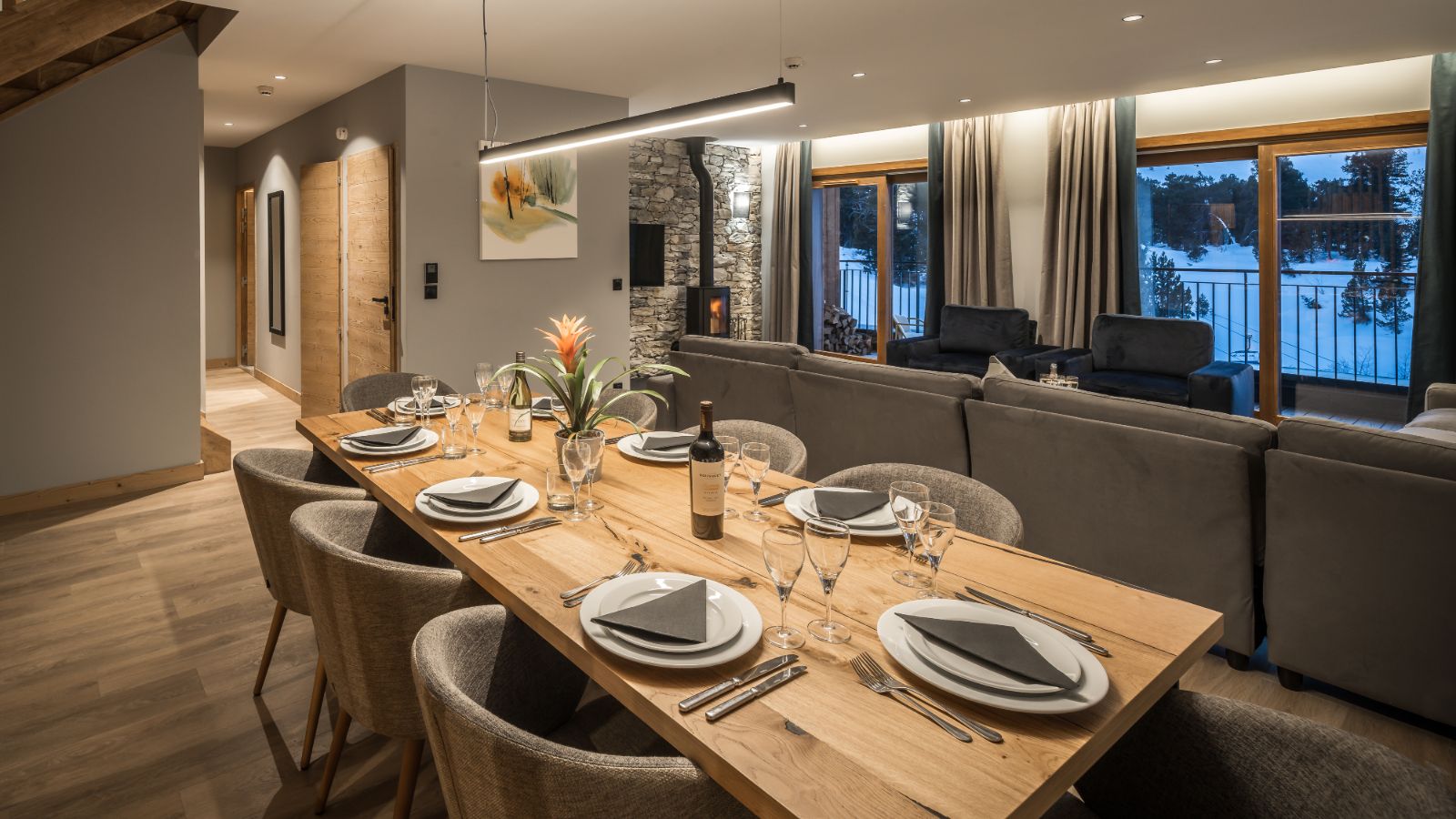 Luxury-Ski-Chalet-Les-Arcs-Penthouse-Umka-Oxford-Ski-Dining.jpg