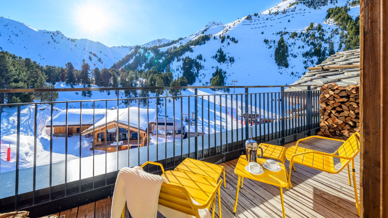 Luxury-Ski-Chalet-Les-Arcs-Penthouse-Umka-Oxford-Ski-Balcony.jpg