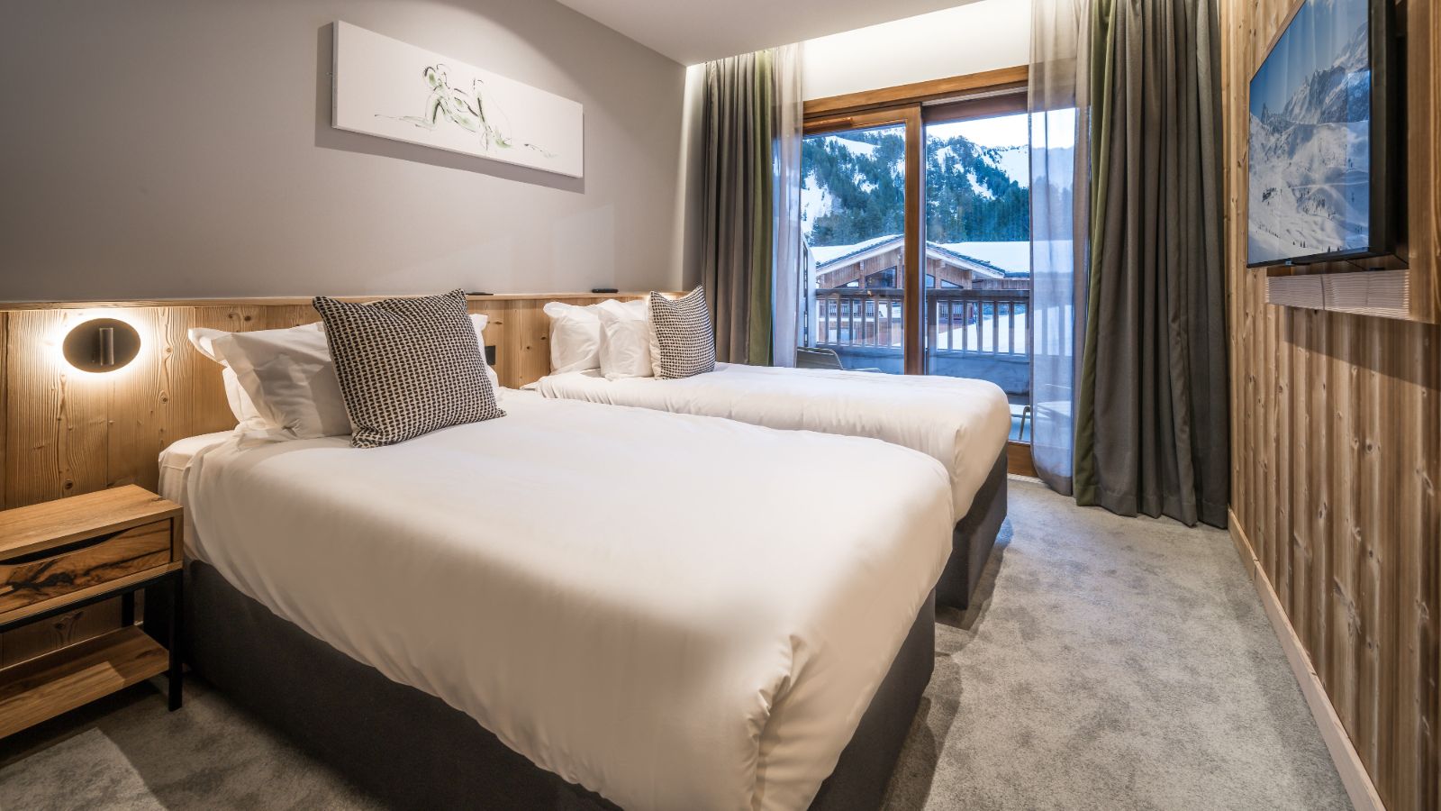 Luxury-ski-Chalet-Les-Arcs-Suite-Luk-Oxford-Ski-Bedroom 1.jpg