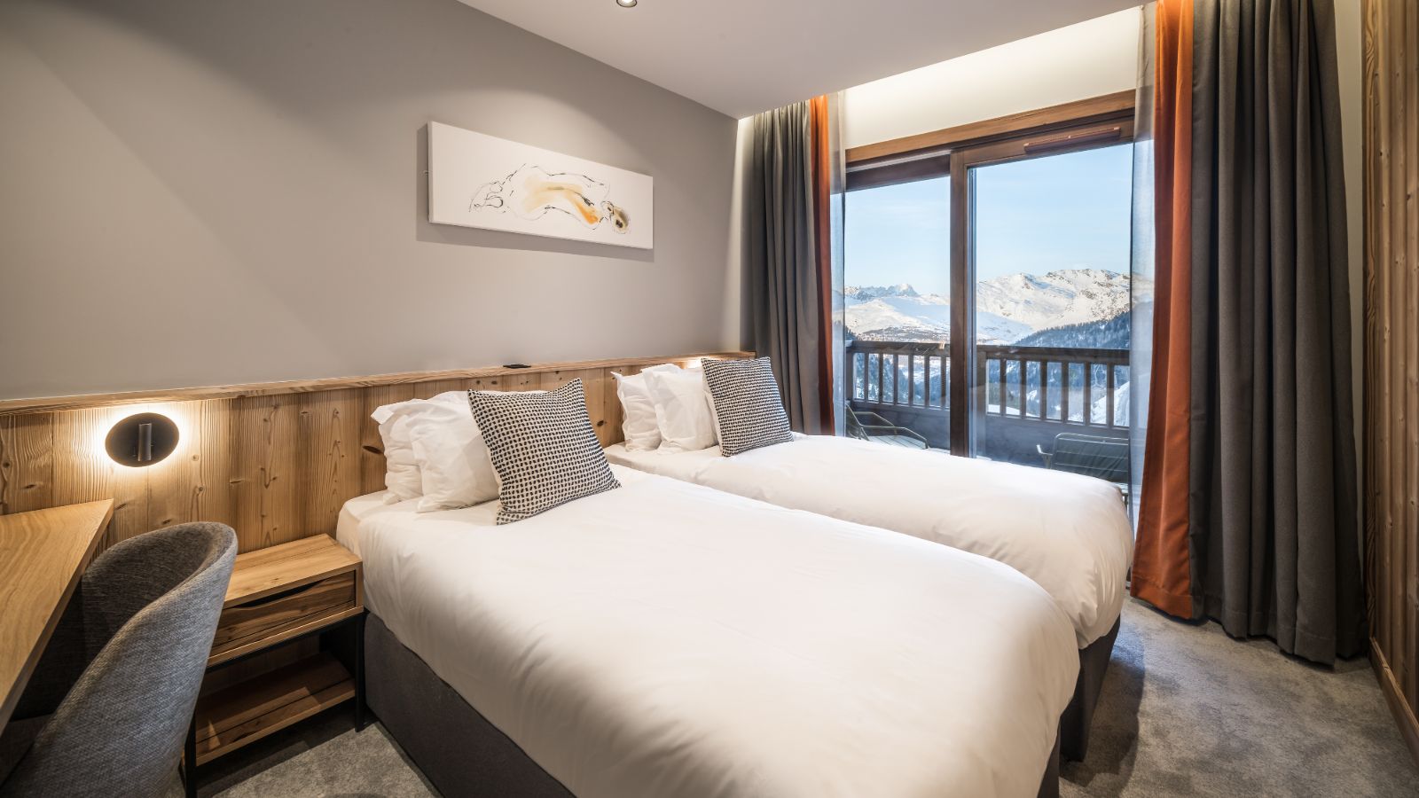 Luxury-ski-Chalet-Les-Arcs-Suite-Luk-Oxford-Ski-Bedroom 2.jpg