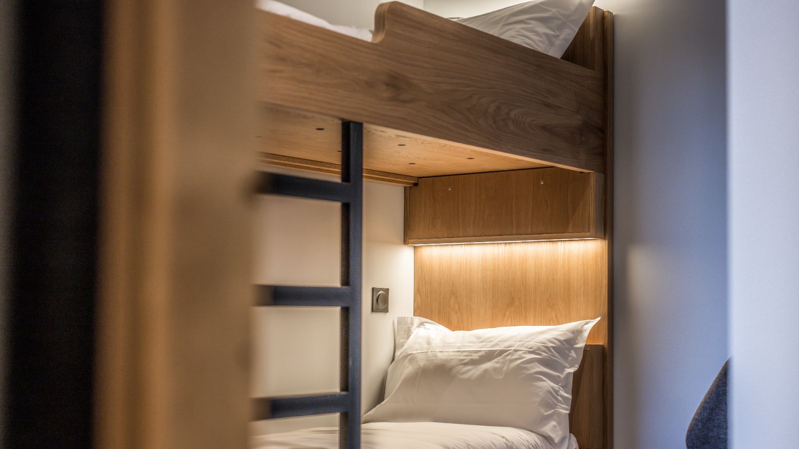 Luxury-ski-Chalet-Les-Arcs-Suite-Luk-Oxford-Ski-Bunkroom.jpg