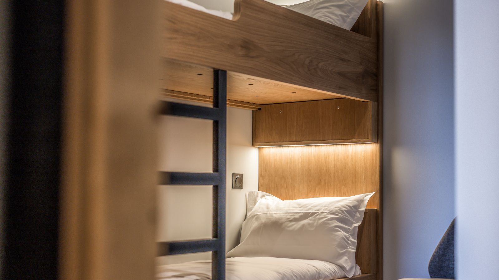 Luxury-ski-chalet-Les-Arcs-Suite-Natsu-Oxford-Ski-Bunkroom.jpg