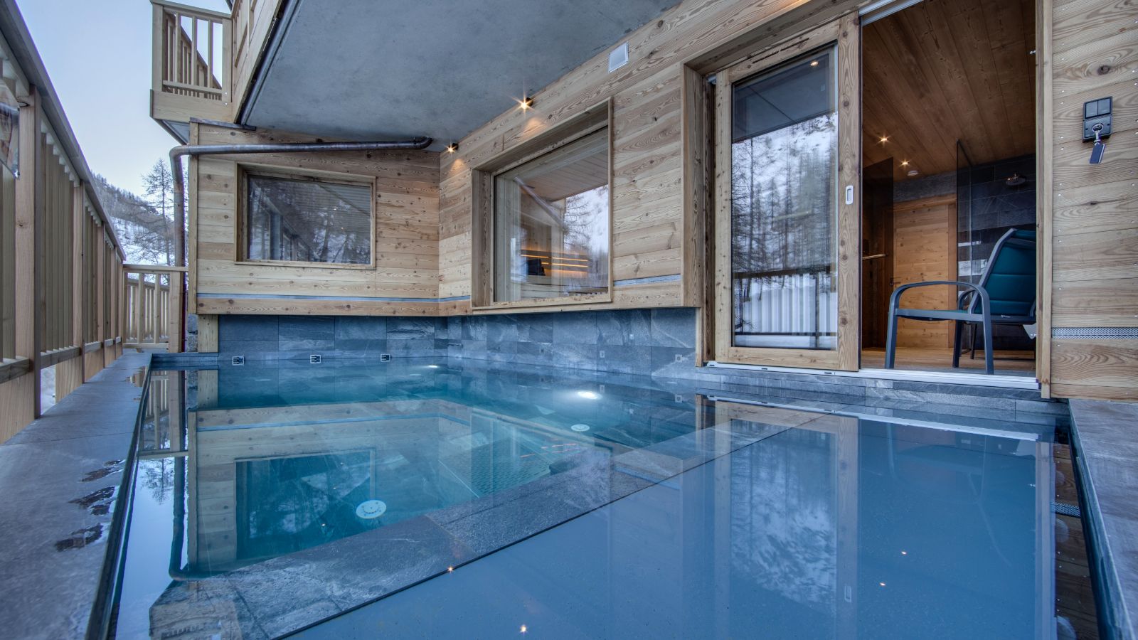 Luxury-ski-chalet-Val-D-Isere-Bellevarde-no7-oxford-Ski-swimming-Pool.jpg