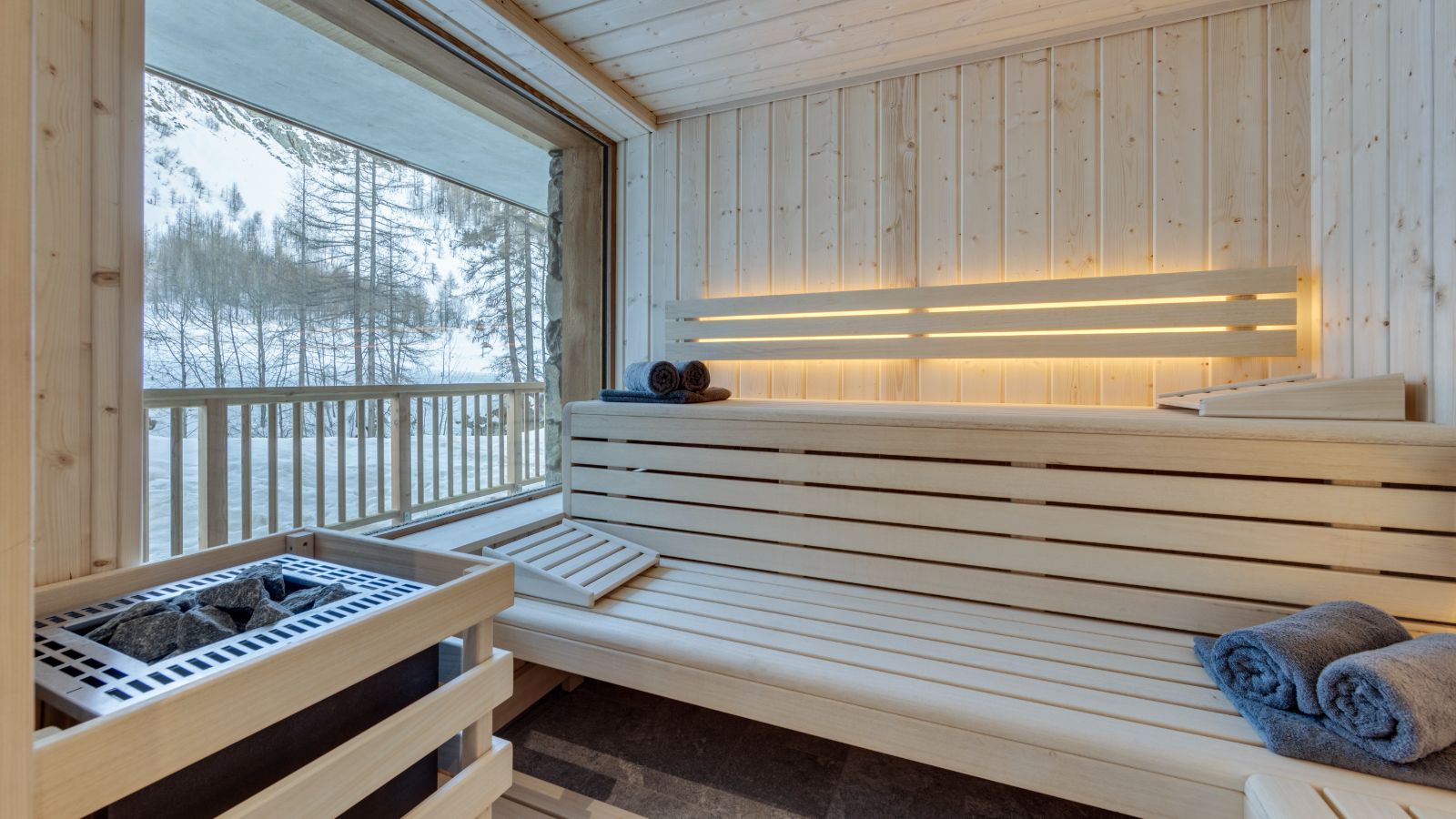 Luxury-Ski-Chalet-Val-D-Isere-Bellevarde-No8-Oxford-Ski-Sauna (2).jpg