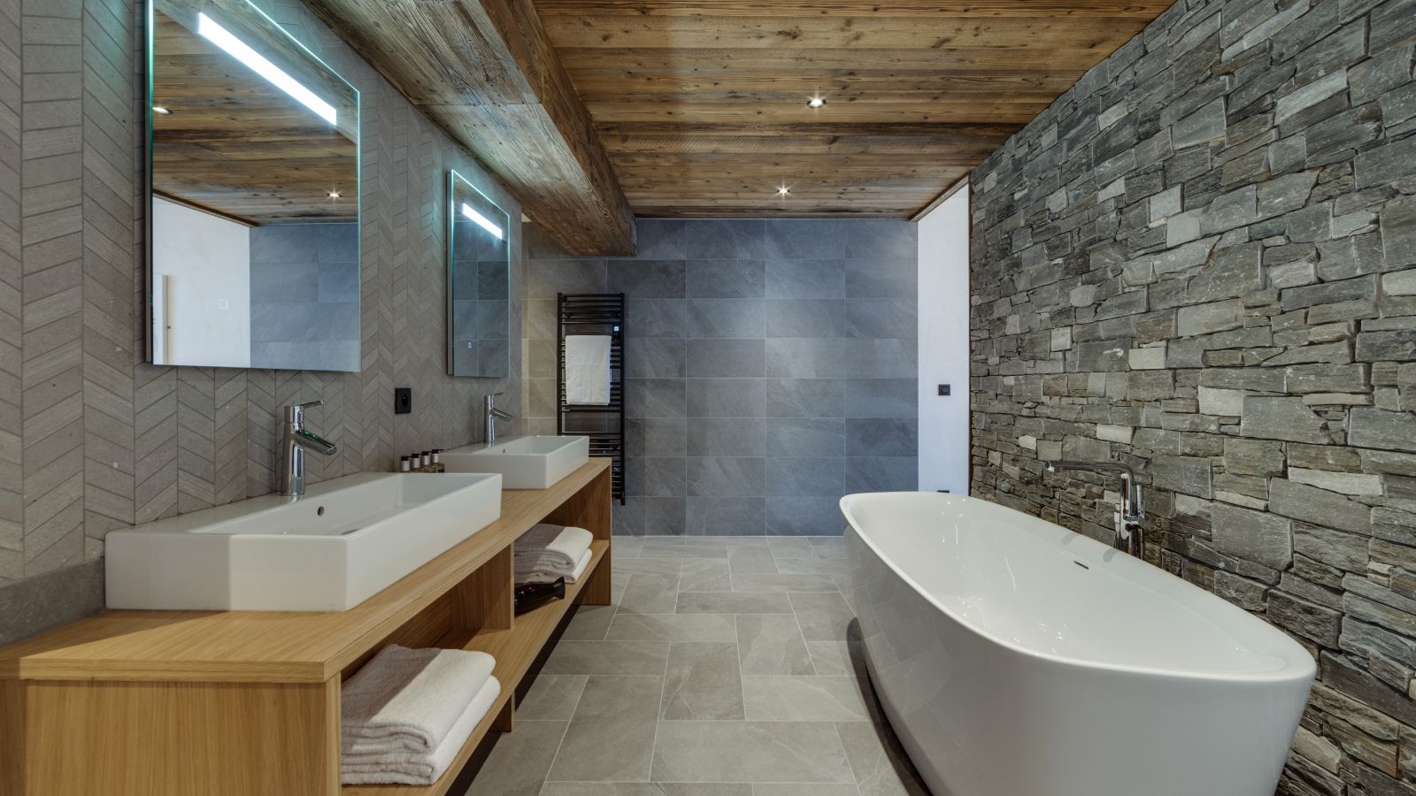 Luxury-Ski-Chalet-Val-D-Isere-Bellevarde-No8-Oxford-Ski-Bathroom.jpg