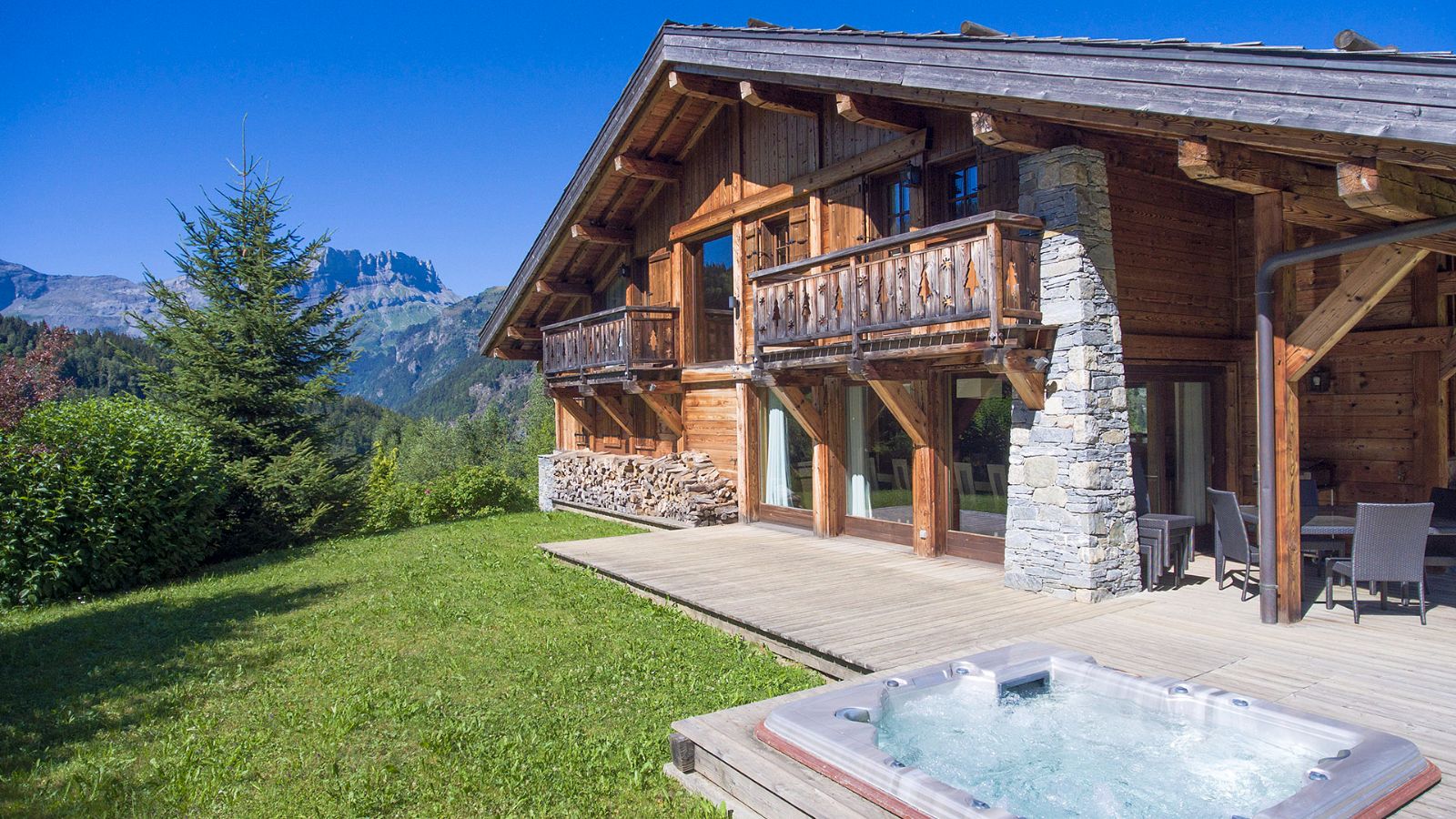 Luxury-Ski-Chalet-Chamonix-Chalet-Nidaya-Oxford-Ski-Chalet.jpg