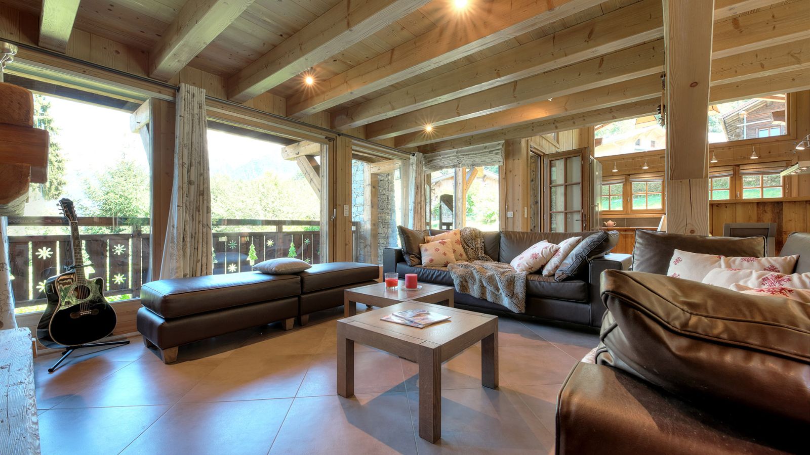 Luxury-Ski-Chalet-Chamonix-Chalet-Nidaya-Oxford-Ski-Lounge (1).jpg