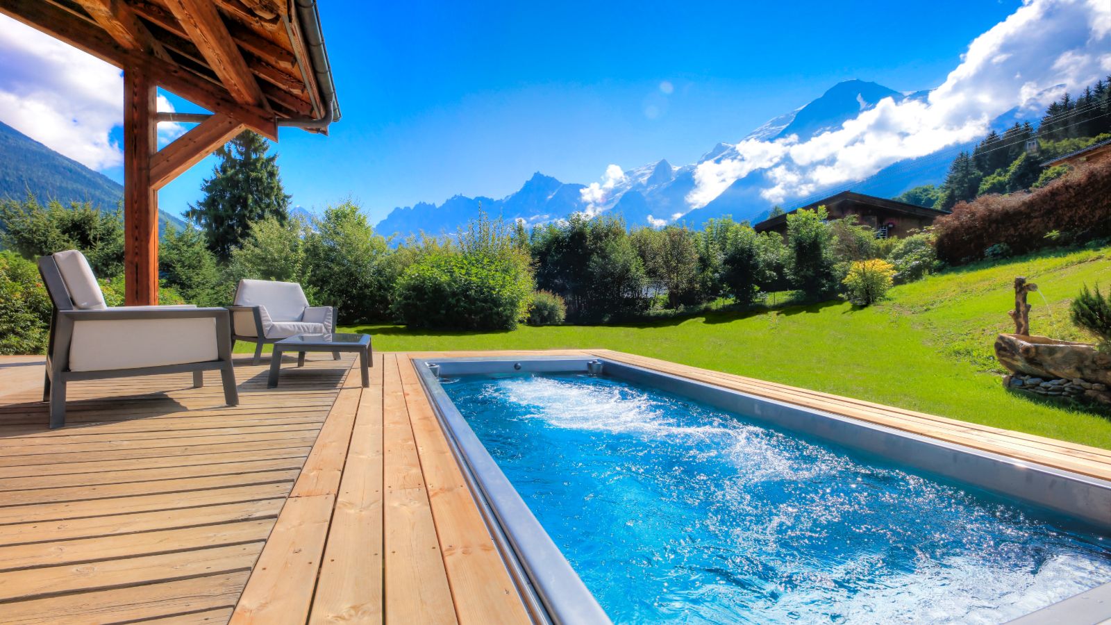 Luxury-Ski-Chalet-Chamonix-Chalet-Nidaya-Oxford-Ski-Swimming-Pool.jpg