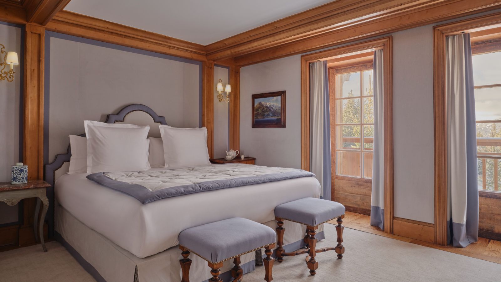 Luxury-ski-Chalet-Courchevel-1850-Chalet des Airelles-Chalet-1946-Oxford-Ski-Bedroom 2.jpg