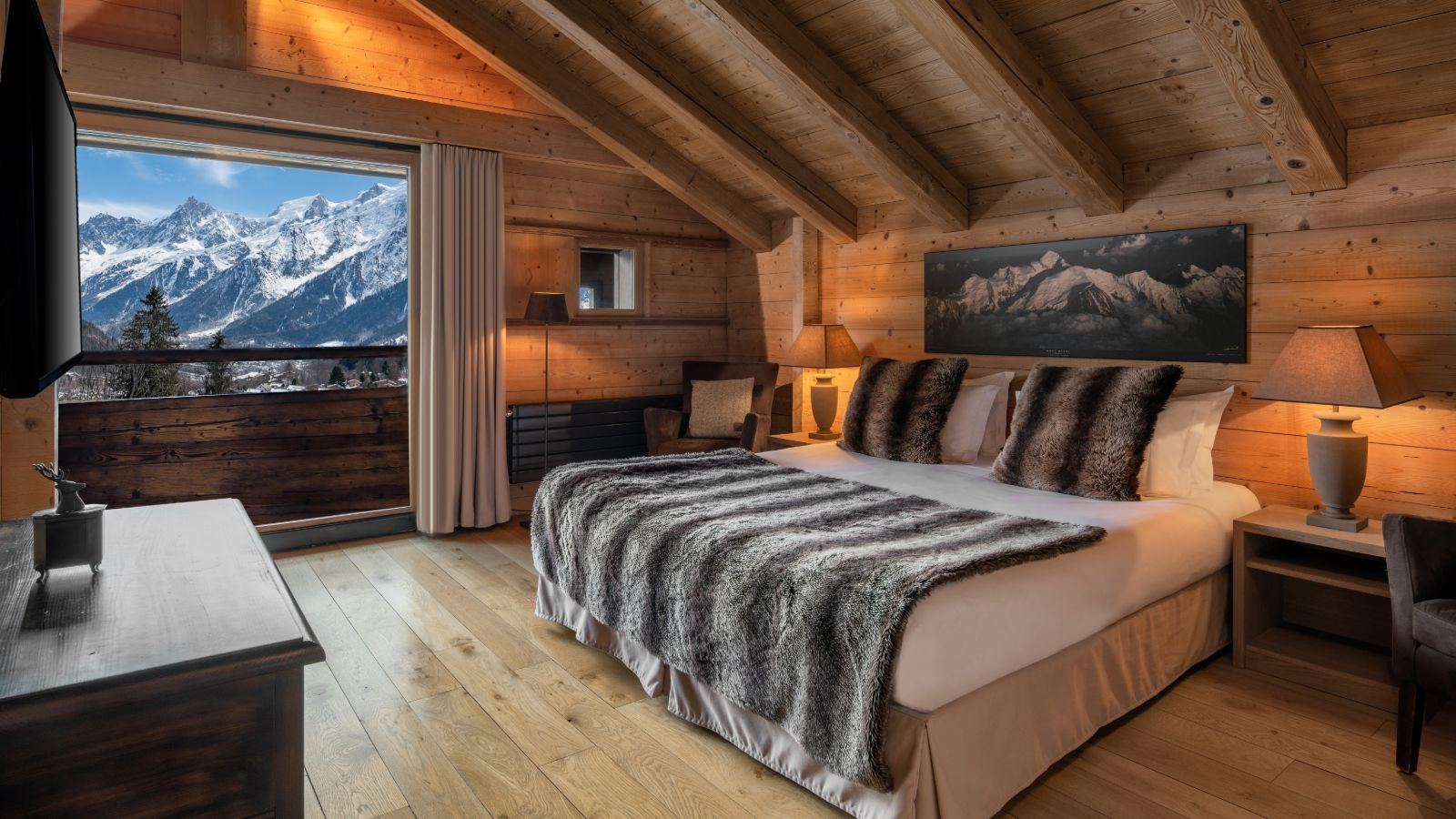 Luxury-Ski-Chalet-Les-Granges-d'en-Haut-Chamonix-Oxford-Ski-Bedroom 2.jpg