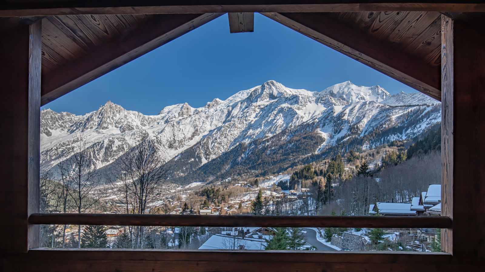 Luxury-Ski-Chalet-Les-Granges-d'en-Haut-Chamonix-Oxford-Ski-View.jpg