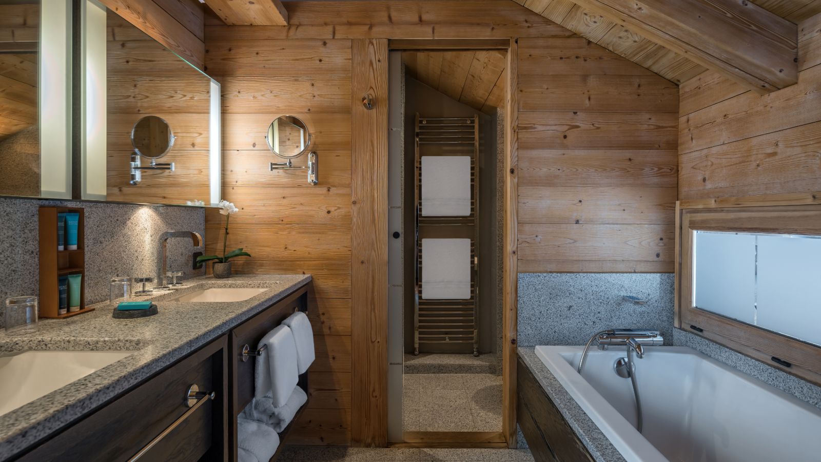 Luxury-Ski-Chalet-Les-Granges-d'en-Haut-Chamonix-Oxford-Ski-Bathroom.jpg