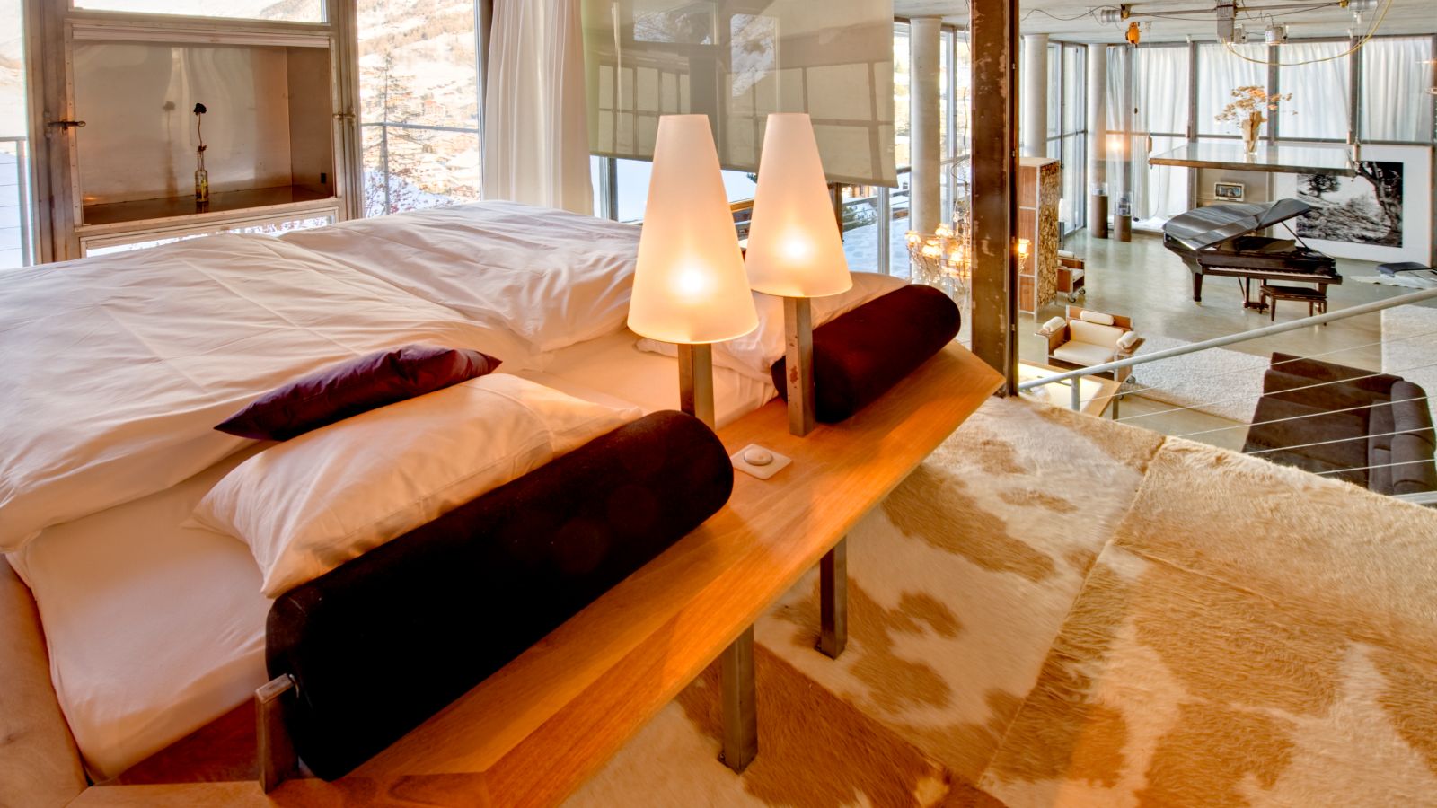 Luxury-Ski-Chalet-Zermatt-Heinz-Julen-Residence-Oxford-Ski-Bedroom2.jpg