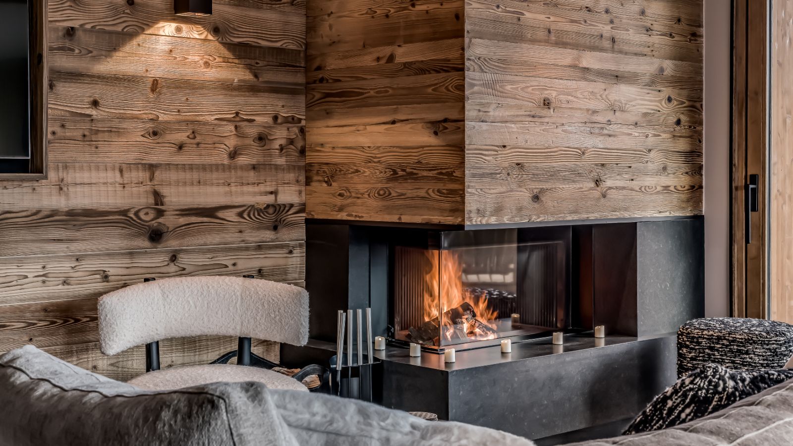Luxury-Ski-Apartment-Meribel-Apartment-Jossane-Oxford-Ski-Fireplace.jpg