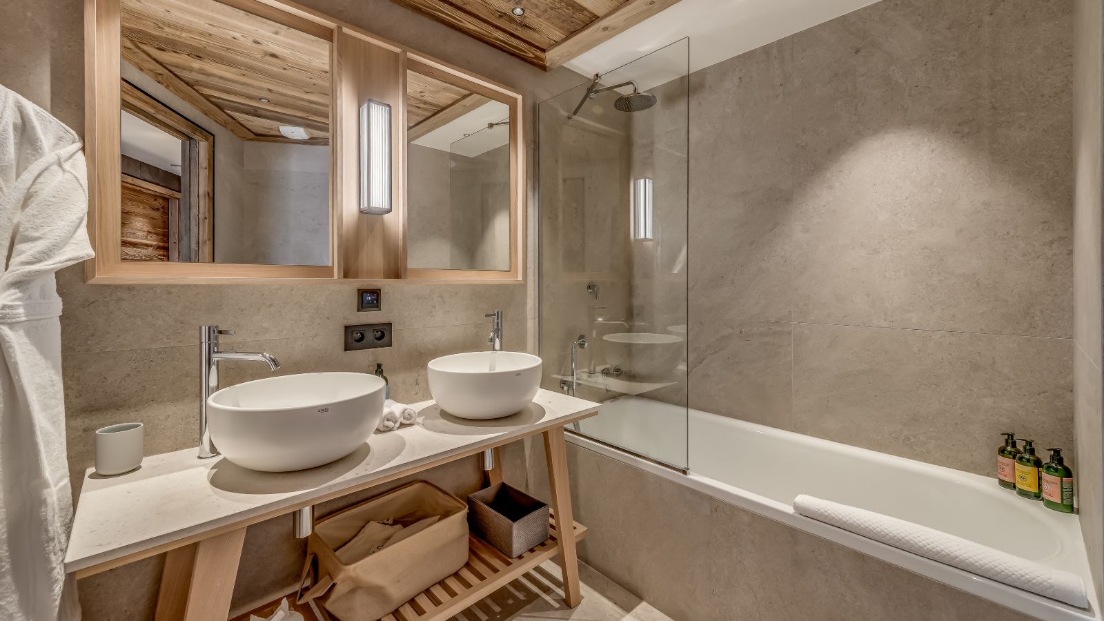 Luxury-Ski-Apartment-Meribel-Apartment-Jossane-Oxford-Ski-Bathroom.jpg