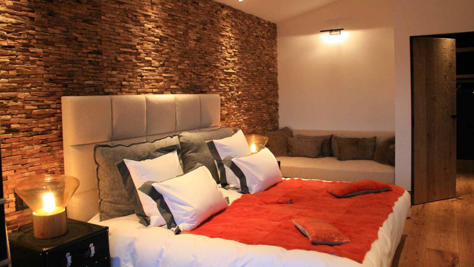 Luxury-Ski-Apartment-Megeve-Heavenly-Apartment-Oxford-Ski-Bedroom4.JPG