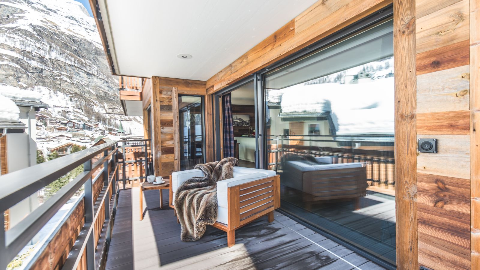 Luxury-Ski-Chalet-Zermatt-Chalet-Matten-Oxford-Ski-Terrace.jpg