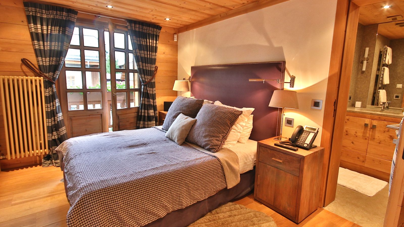 Luxury-Ski-Chalet-Megeve-Chalet-Bouvier-Oxford-Ski-Bedroom (6).JPG
