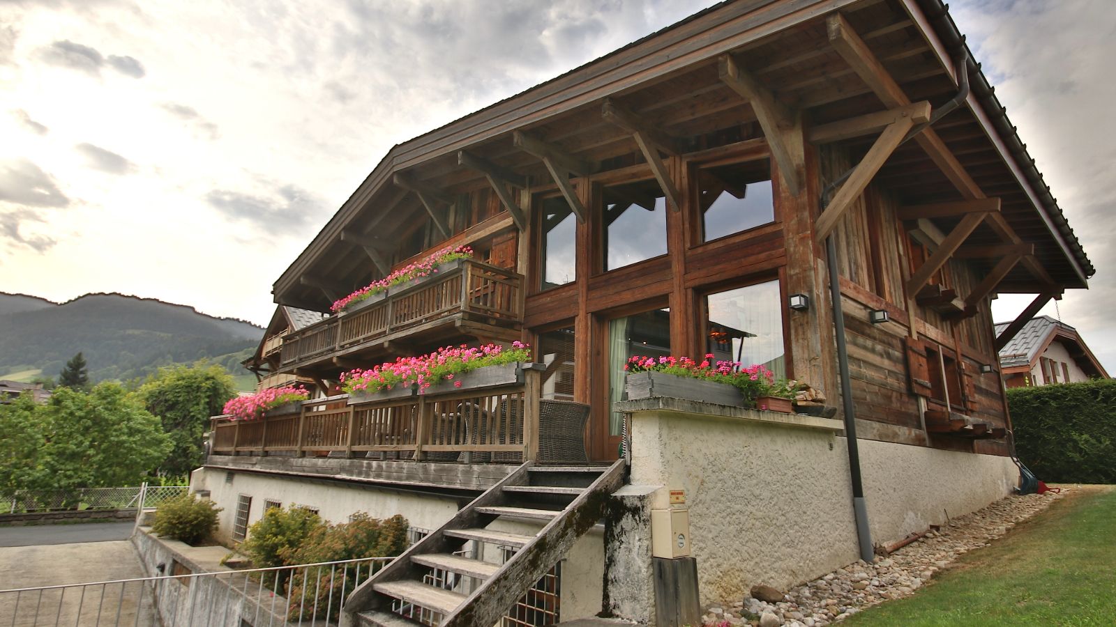 Luxury-Ski-Chalet-Megeve-Chalet-Bouvier-Oxford-Ski-Exterior.JPG