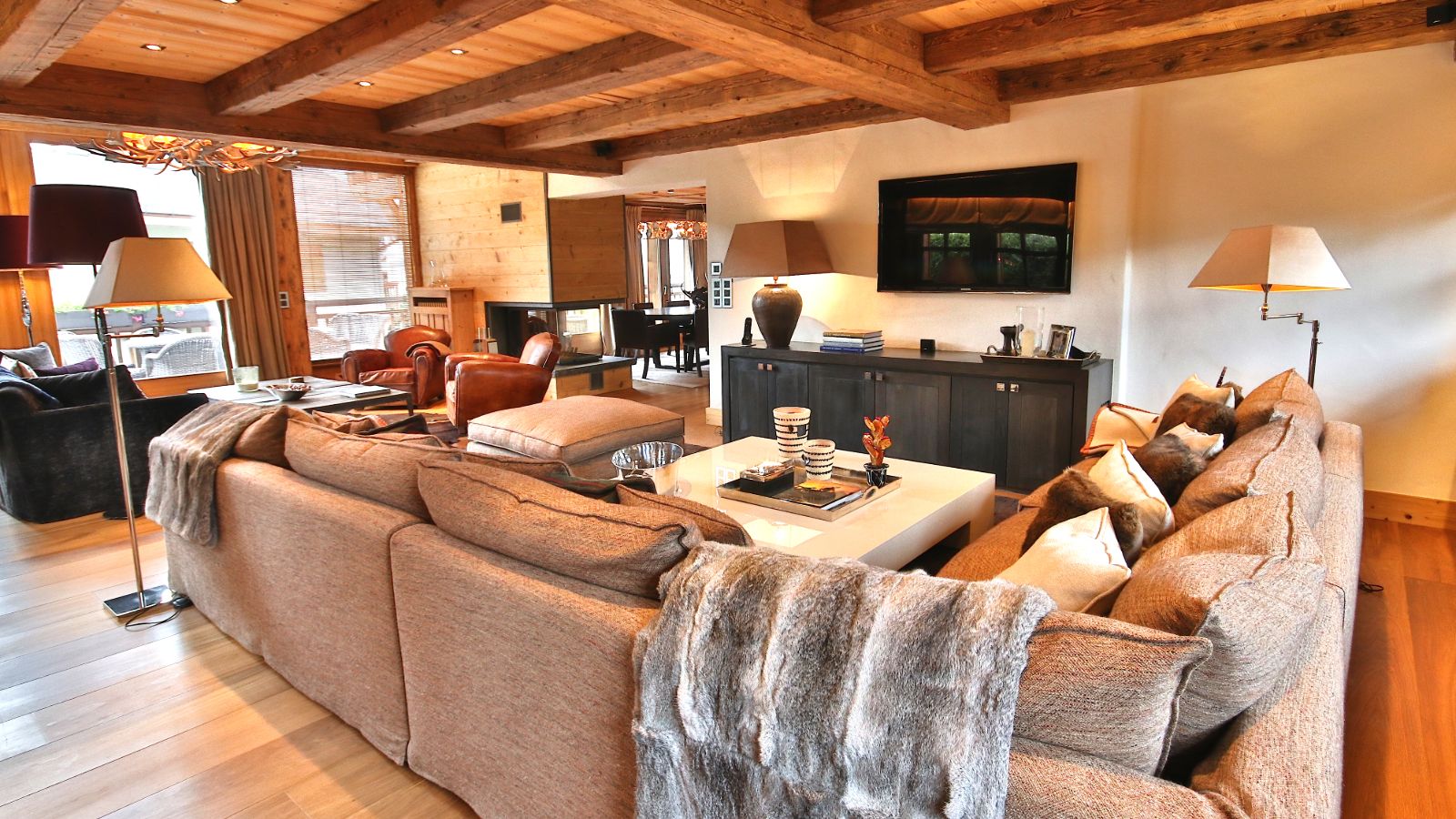 Luxury-Ski-Chalet-Megeve-Chalet-Bouvier-Oxford-Ski-Lounge.JPG