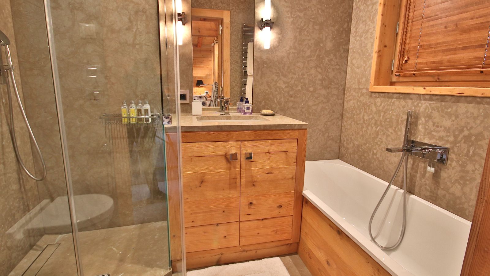 Luxury-Ski-Chalet-Megeve-Chalet-Bouvier-Oxford-Ski-Bathroom2.JPG