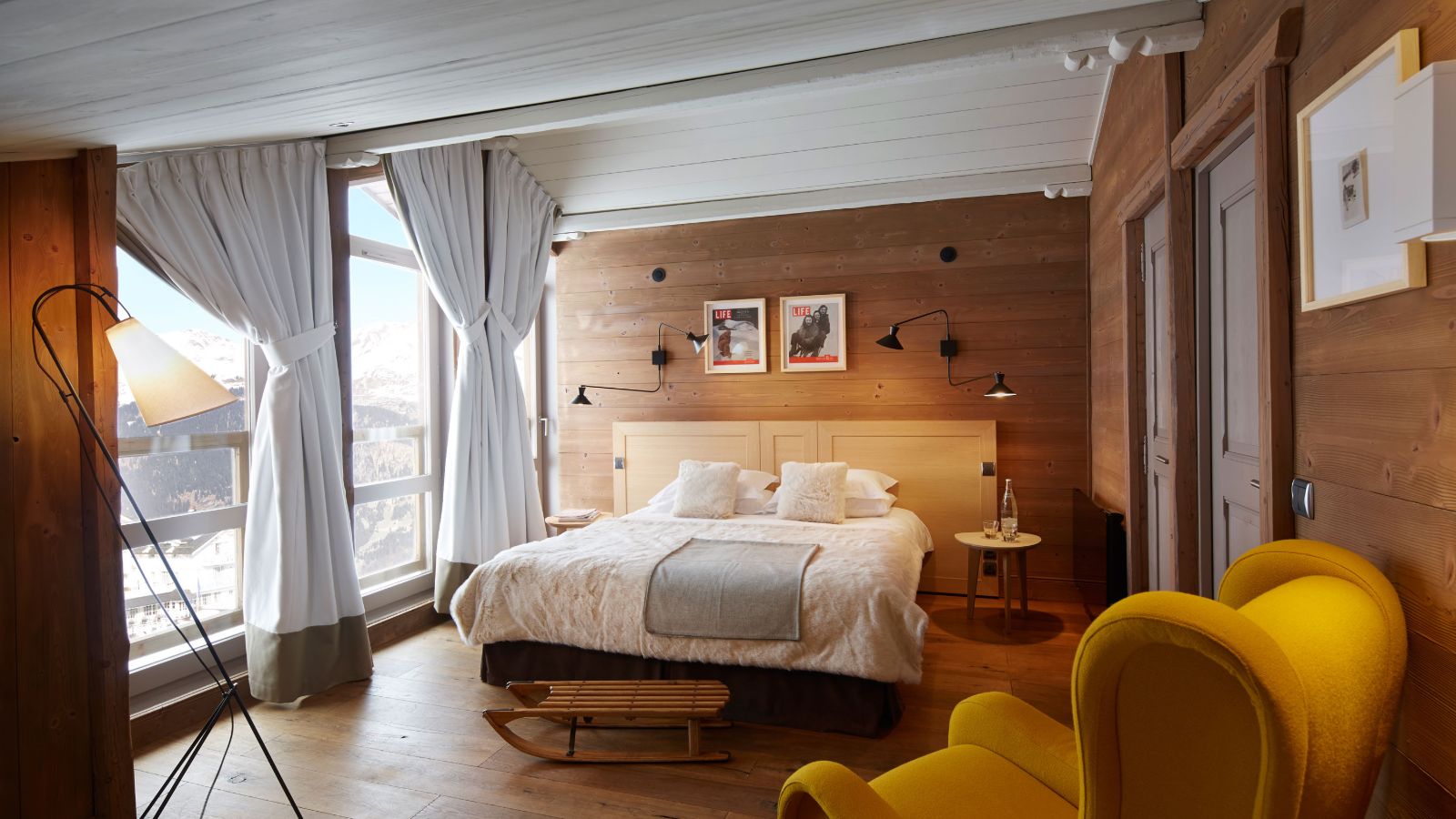 Luxury-Ski-Hotel-Courchevel-1850-Hotel-des-Trois-Vallees-Bedroom (12).jpg