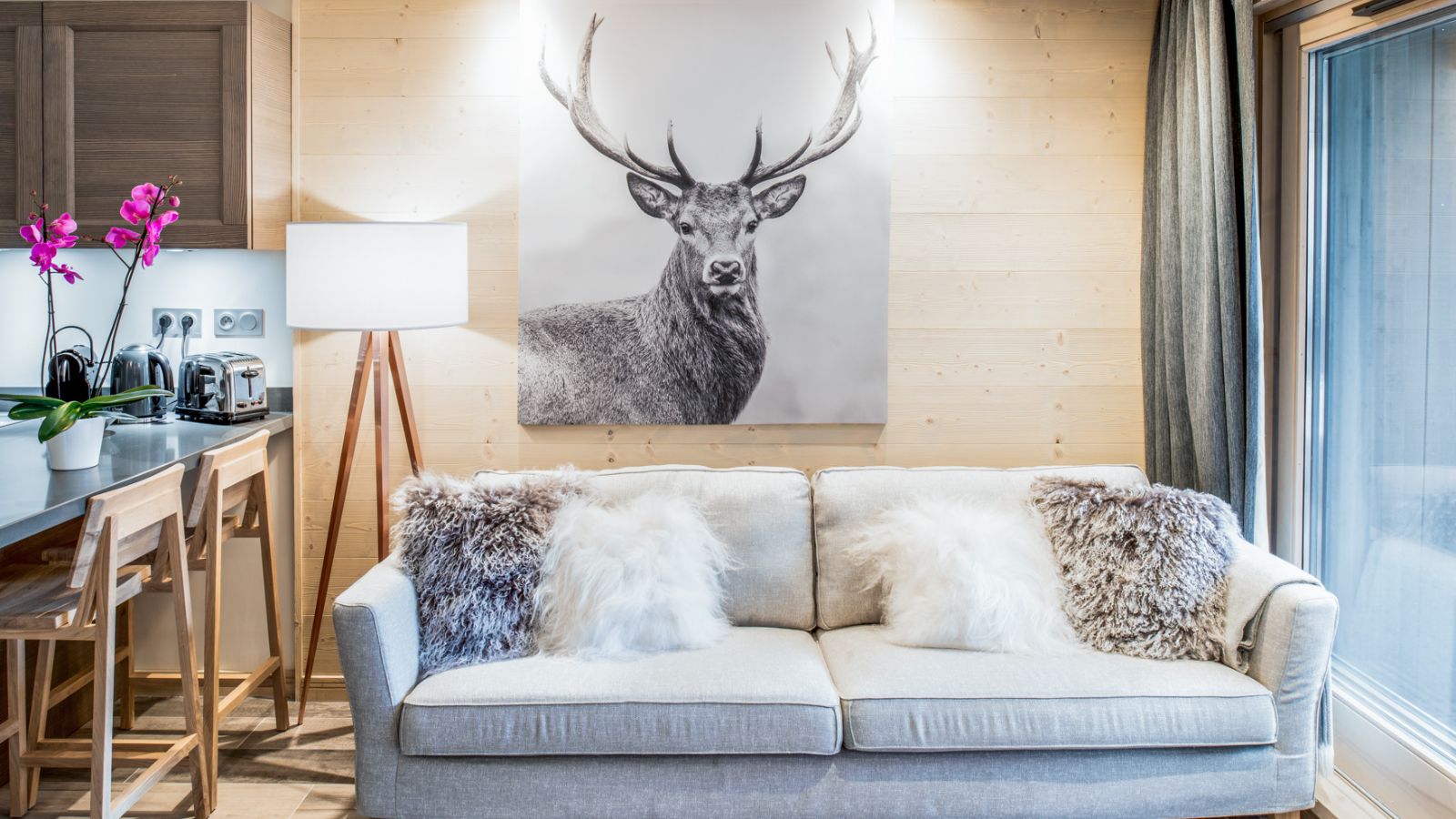 Luxury-ski-Apartment-Courchevel-1650-Mammoth_lodge-Oxford-Ski-Lounge (15).jpg