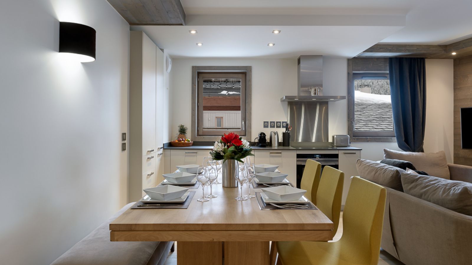 Luxury-ski-chalet-courchevel-1650-Le-C-Oxford-Ski-Dining3.JPG