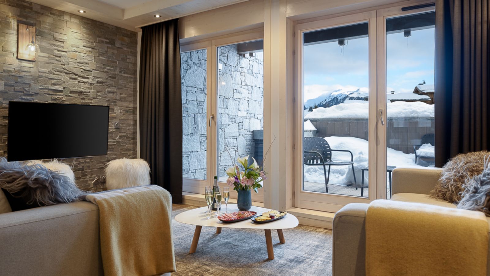 Luxury-ski-Chalet-Courchevel-1650-Keystone-Lodge-Oxford-Ski-Lounge4.jpg