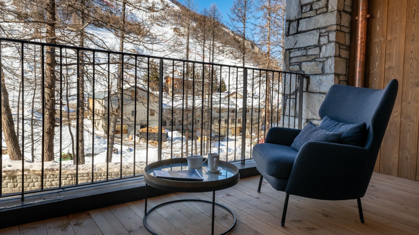 Luxury-ski-Chalet-Val-dIsere-Vail-Lodge-Oxford-Ski-Terrace.jpg