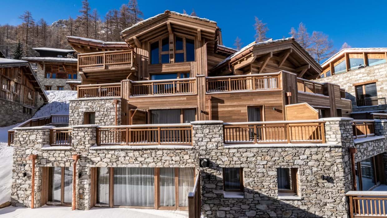 Luxury-ski-Chalet-Val-dIsere-Alaska-Lodge-Oxford-Ski-Exterior.jpg