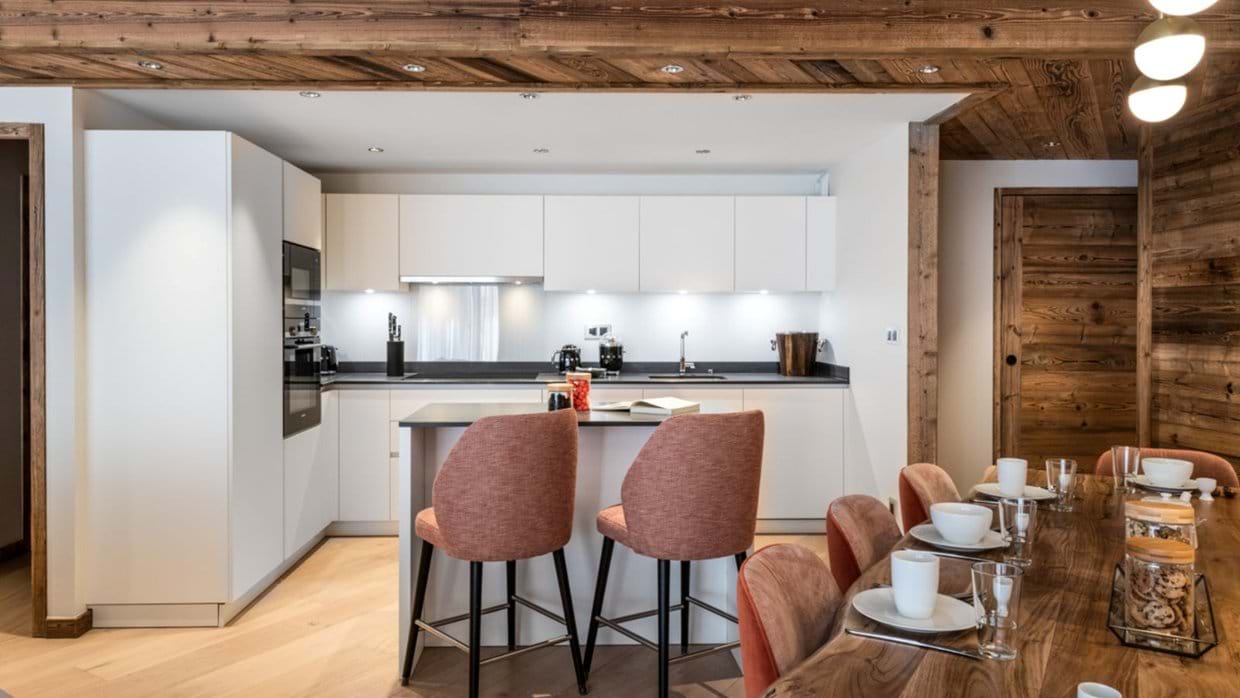 Luxury-ski-Chalet-Val-dIsere-Alaska-Lodge-Oxford-Ski-Kitchen.jpg