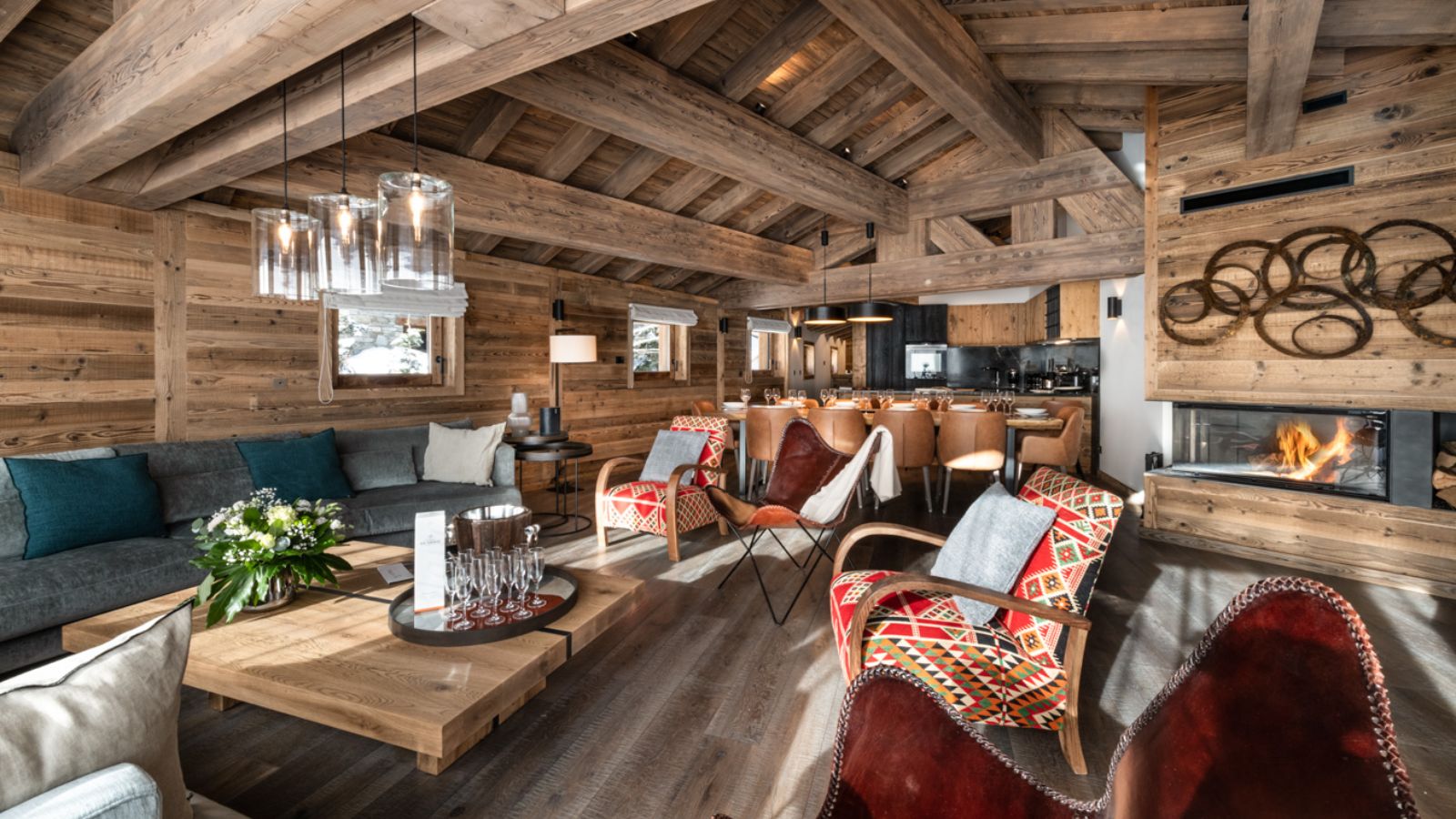 Luxury-ski-Chalet-Val-dIsere-Alaska-Lodge-Oxford-Ski-Lounge5.jpg