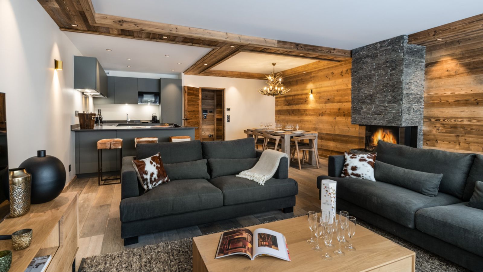 Luxury-ski-Chalet-Val-dIsere-Alaska-Lodge-Oxford-Ski-Open-Plan-Living.jpg