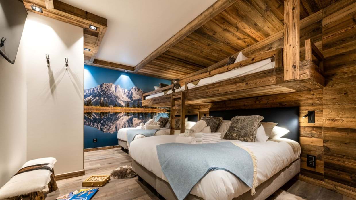 Luxury-ski-Chalet-Val-dIsere-Alaska-Lodge-Oxford-Ski-Bedroom (14).jpg