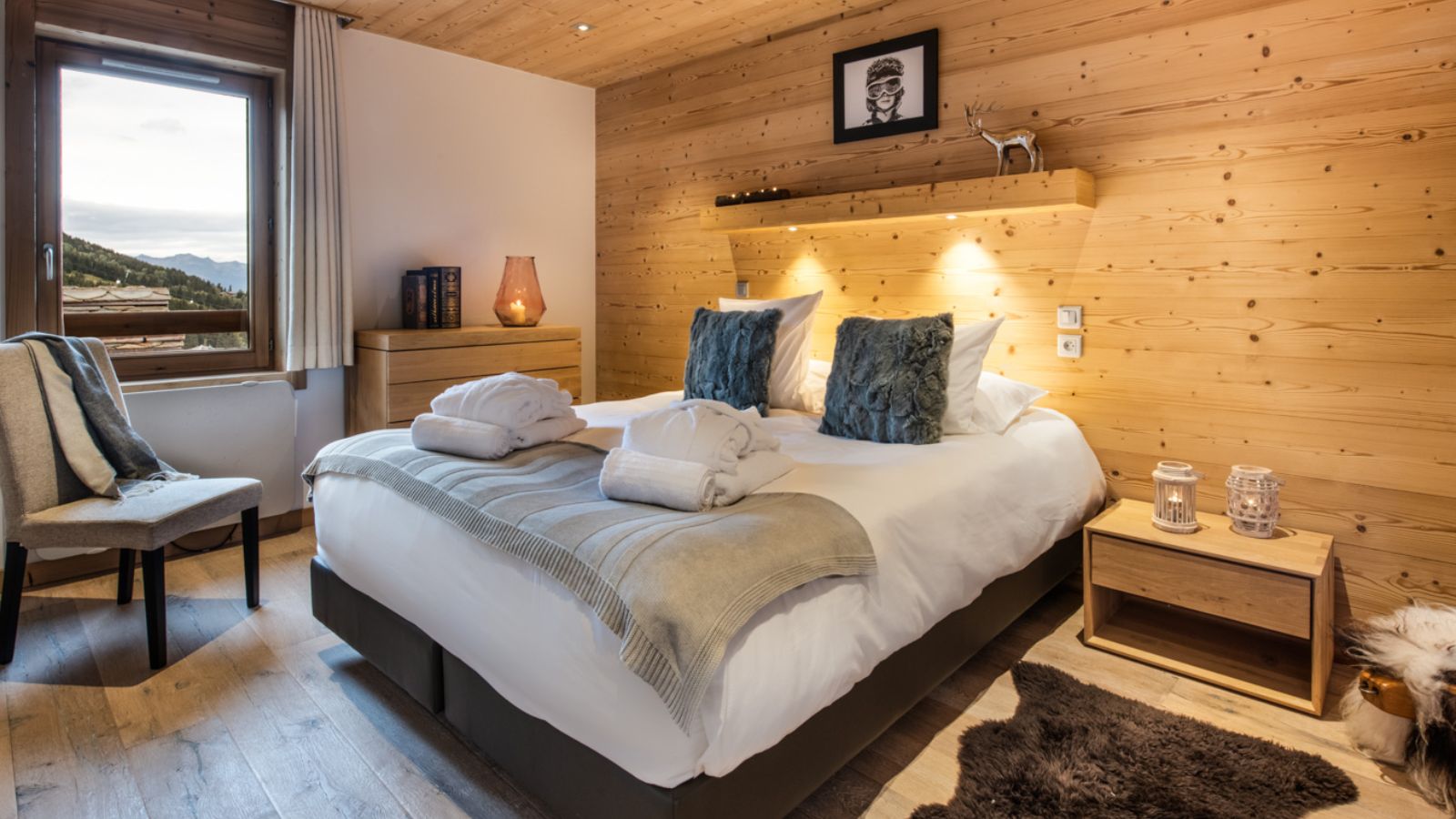 Luxury-Ski-Chalet-Courchevel-1650-Whistler-Lodge-Oxford-Ski-Bedroom (11).jpg