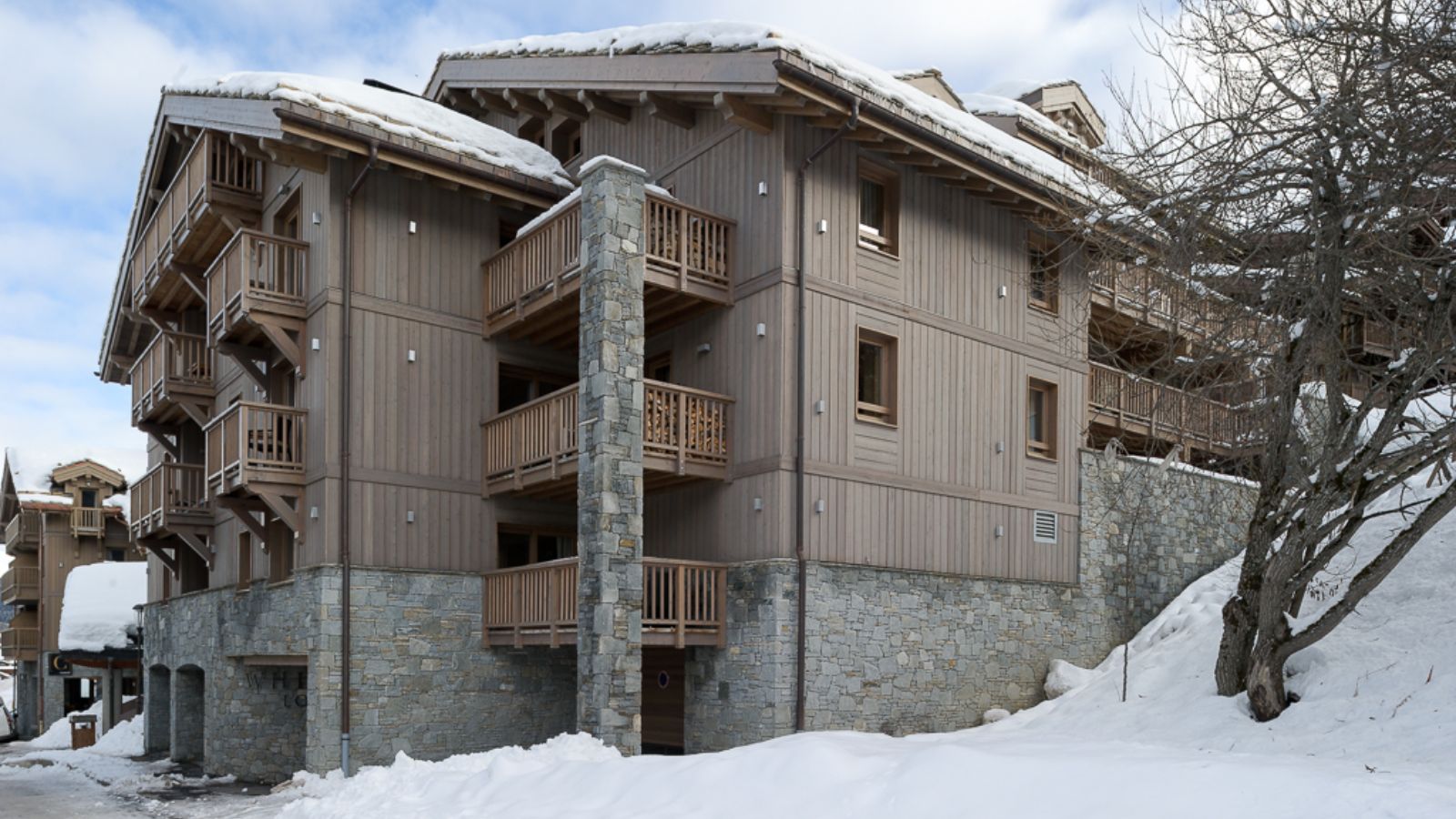 Luxury-Ski-Chalet-Courchevel-1650-Whistler-Lodge-Oxford-Ski-exterior.jpg