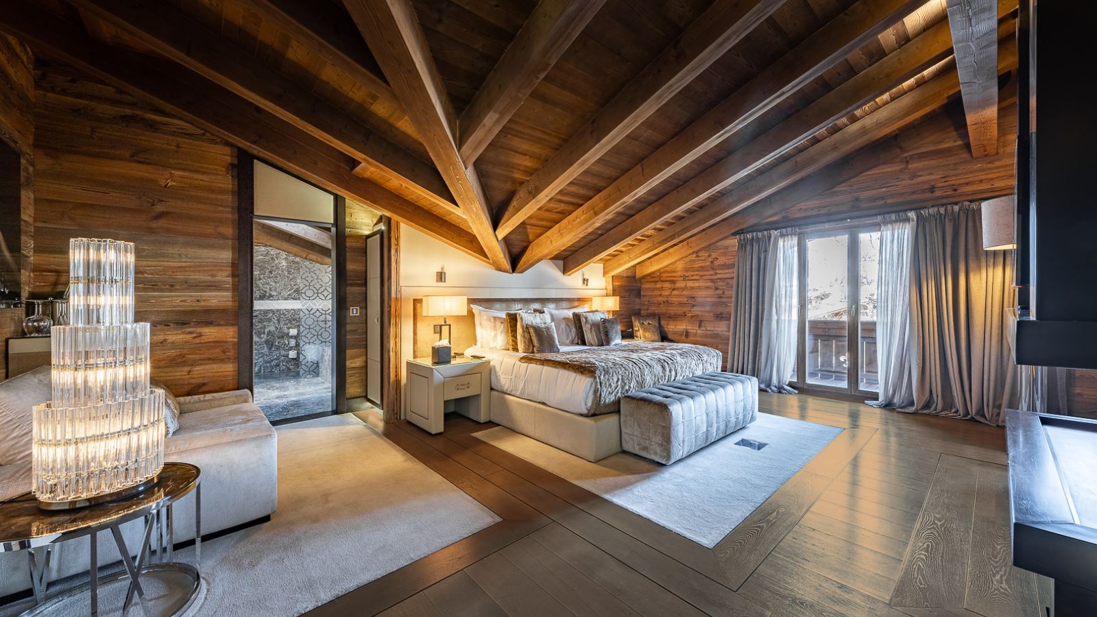 Luxury-Ski-Ultima-Gstaad-Gstaad-Oxford-Ski-Suite (4).jpg
